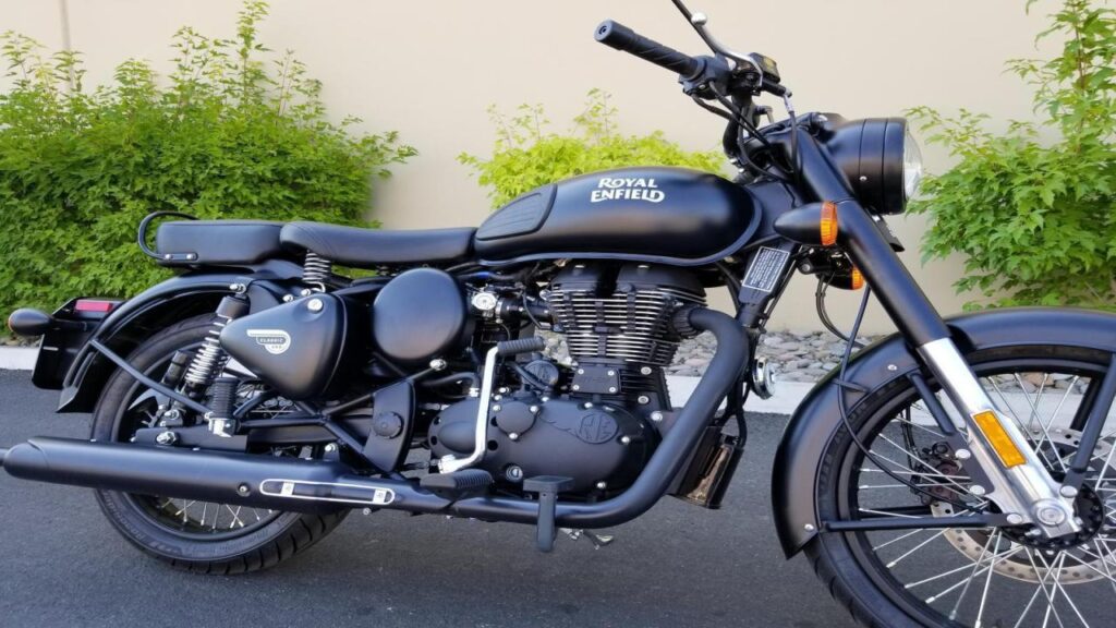 Royal Enfield Booking Halt: Royal Enfield ने अचानक रोक दी इस बाइक की बिक्री, ये है वजह